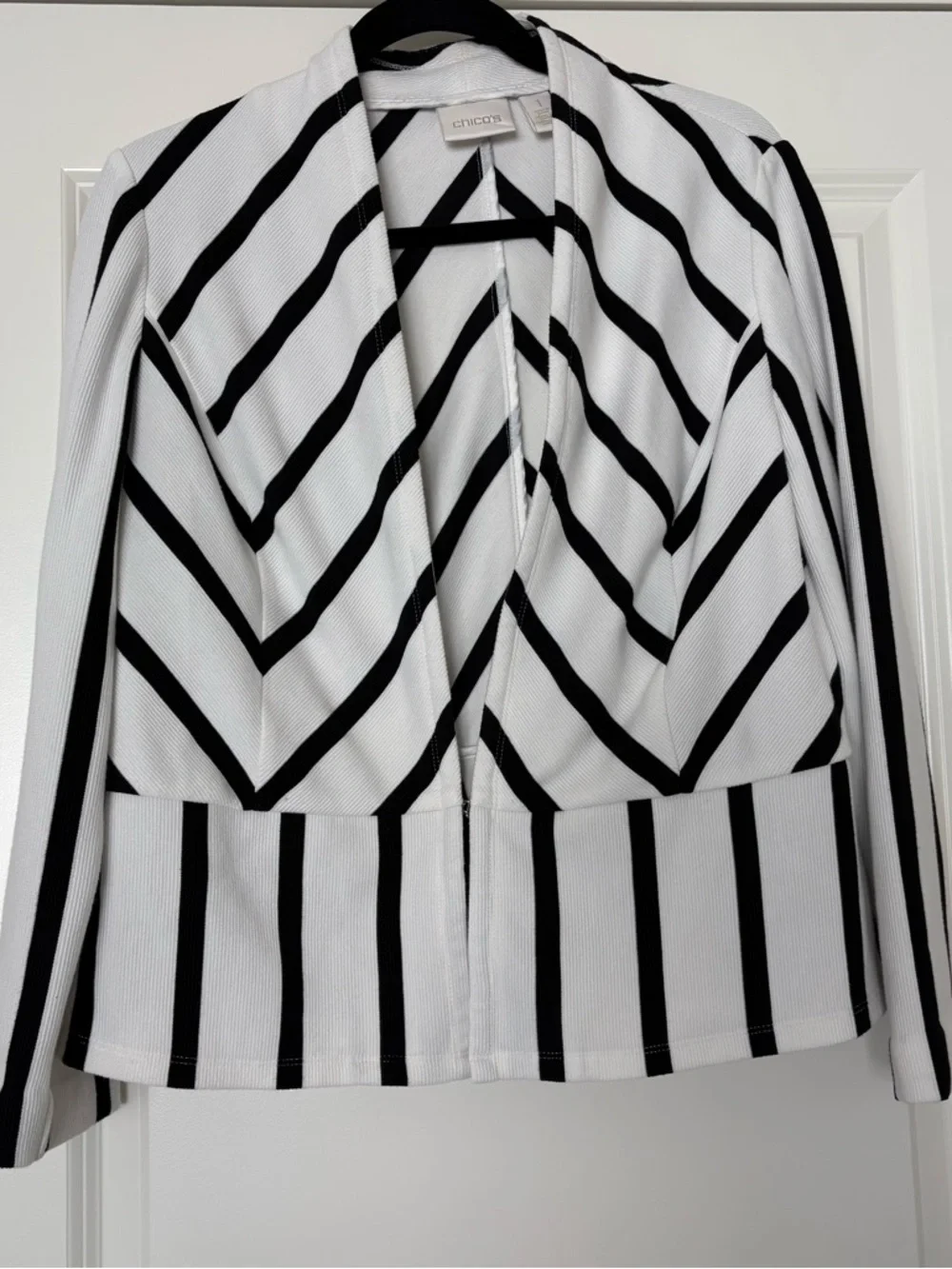 Chico’s Women’s Black & White Striped Open Front Cardigan Blazer - Picture 3 of 9